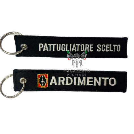 Embroidered keychain "ARDIMENTO/PATTUGLIATORE SCELTO", size 13cm x 2.5cm, black background.