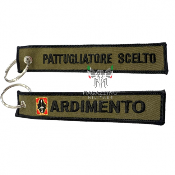 Embroidered keychain "ARDIMENTO/PATTUGLIATORE SCELTO", size 13cm x 2.5cm, olive green background.