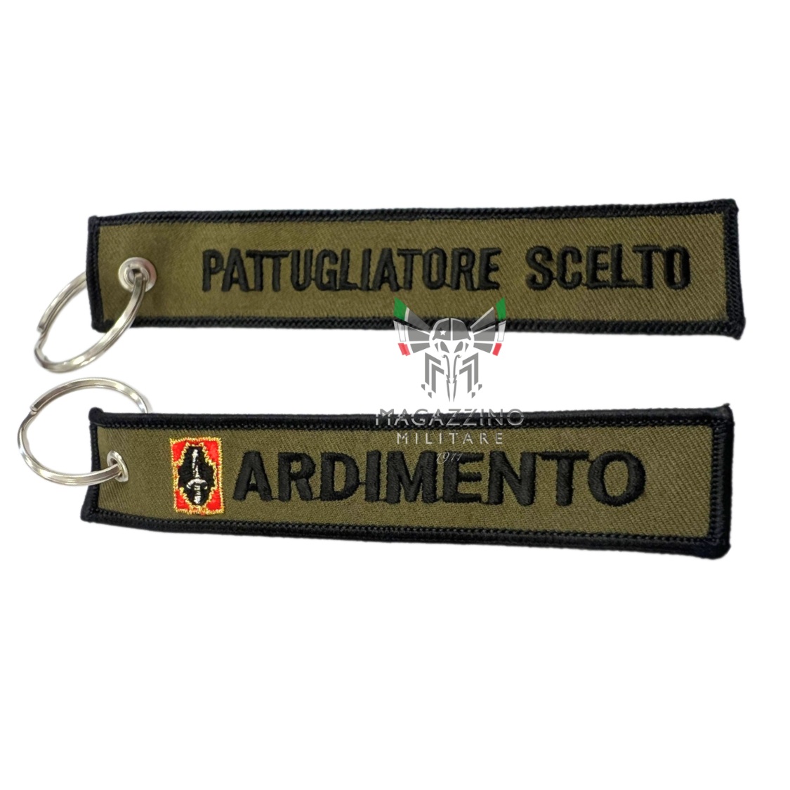 Embroidered keychain "ARDIMENTO/PATTUGLIATORE SCELTO", size 13cm x 2.5cm, olive green background.